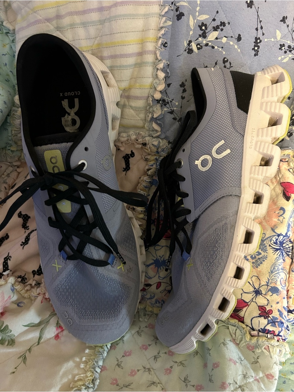 On Cloud X Women’s Like New Lightweight Running Shoes in Light Lavender, Sz 10